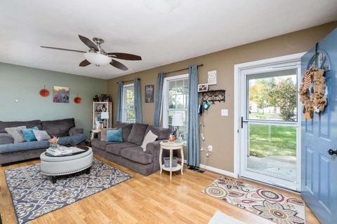 156 Iris Dr, Waynesboro, VA 22980 photo 9