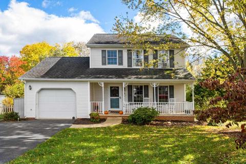 156 Iris Dr, Waynesboro, VA 22980 photo 1