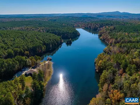 4303 James River Rd, Wingina, VA 24599