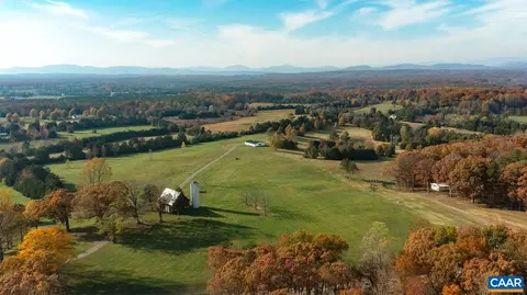 185 Broomfield Ln, Scottsville, VA 24590