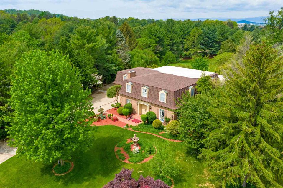 475 Eagle Ln, Harrisonburg, VA 22802 74 Photos MLS