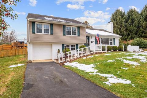 1900 Forest Dr, Waynesboro, VA 22980 photo 3