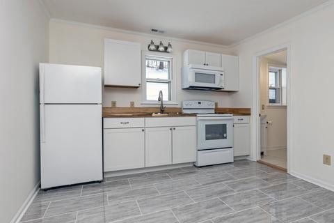 1623 E Main St, Waynesboro, VA 22980 photo 5