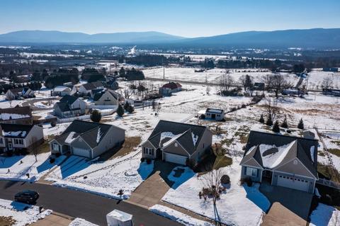 22 Upland Ct, Stuarts Draft, VA 24477 photo 7