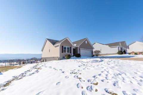 22 Upland Ct, Stuarts Draft, VA 24477 photo 4