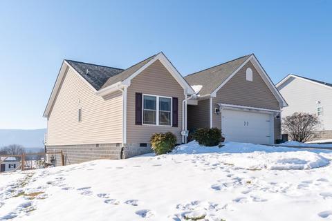 22 Upland Ct, Stuarts Draft, VA 24477 photo 3