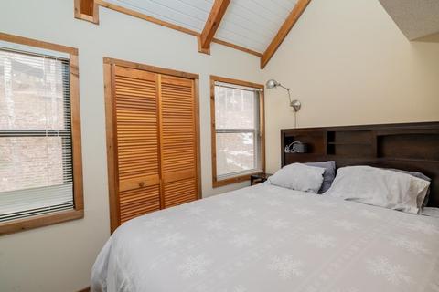 376 King St #80B, Basye, VA 22810 photo 10
