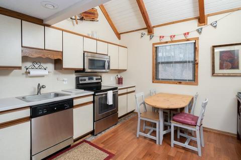 376 King St #80B, Basye, VA 22810 photo 3