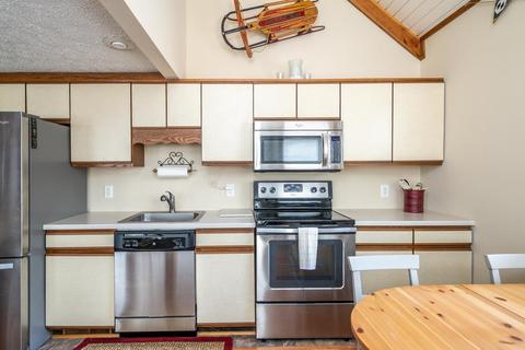 376 King St #80B, Basye, VA 22810 photo 2