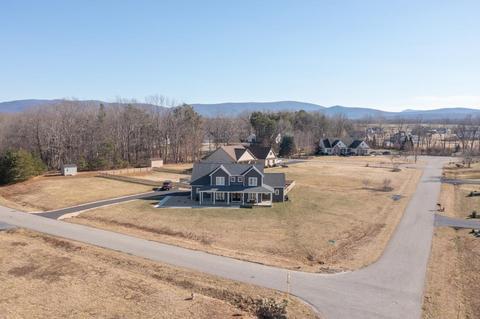 346 Hampton Dr, Stuarts Draft, VA 24477 photo 3