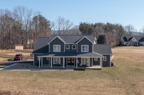346 Hampton Dr, Stuarts Draft, VA 24477 photo 2