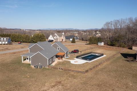 346 Hampton Dr, Stuarts Draft, VA 24477 photo 11