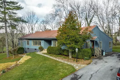 801 Stonewall St, Lexington, VA 24450