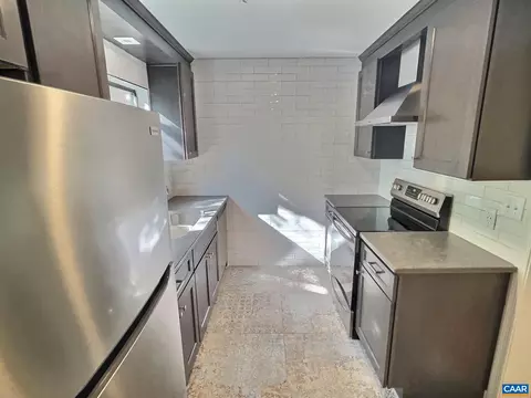 974 Sutton Ct, Charlottesville, VA 22901 photo 5