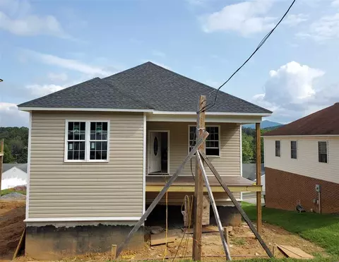 1311 C St, Waynesboro, VA 22980