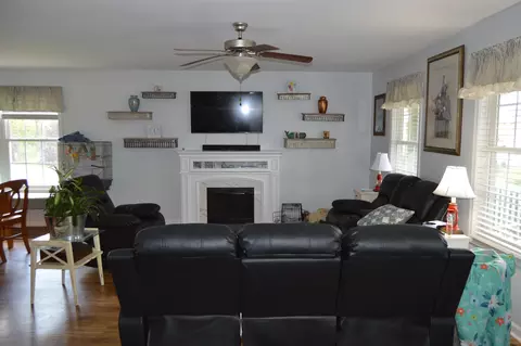 117 Lofty Cir, Stuarts Draft, VA 24477 photo 9