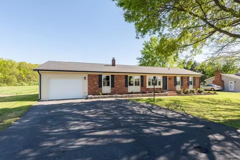3124 Lyndhurst Rd, Stuarts Draft, VA 24477 photo 2