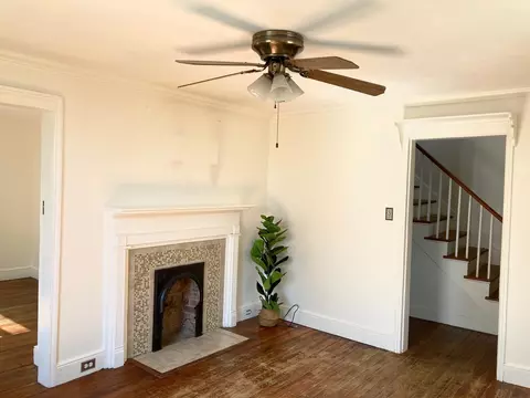 102 E Hampton St E, Staunton, VA 24401 photo 2