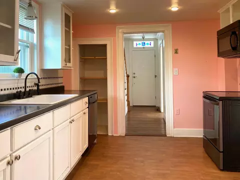 102 E Hampton St E, Staunton, VA 24401 photo 8
