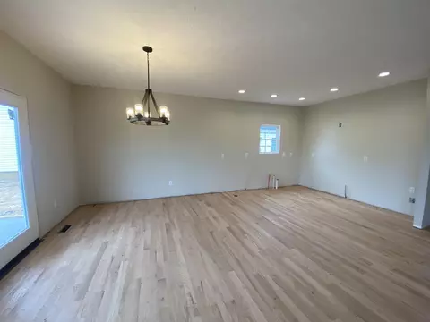 150 Stone Dr, Stuarts Draft, VA 24477 photo 4