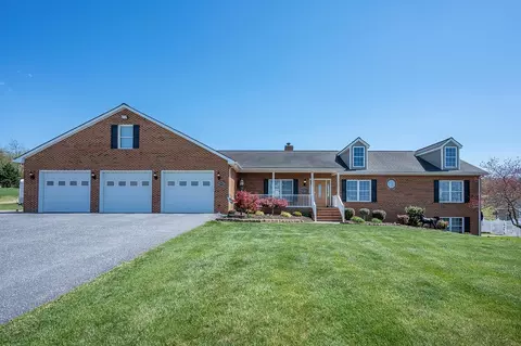 1036 Fellowship Rd, Harrisonburg, VA 22802