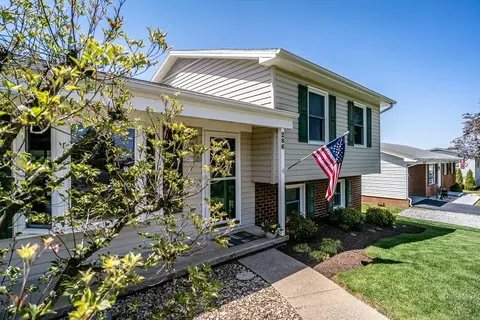 286 3rd St, Broadway, VA 22815 photo 3