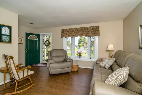 286 3rd St, Broadway, VA 22815 photo 4