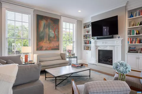 1061 E Water St, Charlottesville, VA 22902 photo 4
