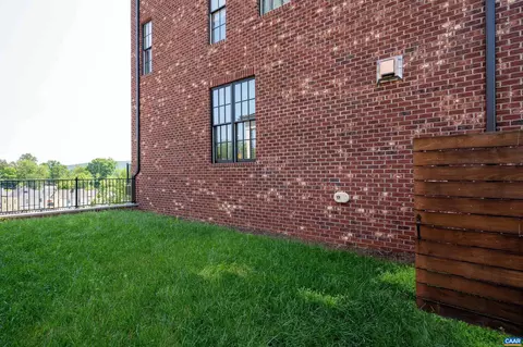 1061 E Water St, Charlottesville, VA 22902 photo 33