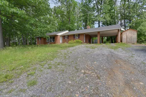 100 B Johnson Dr, Stuarts Draft, VA 24477 photo 2