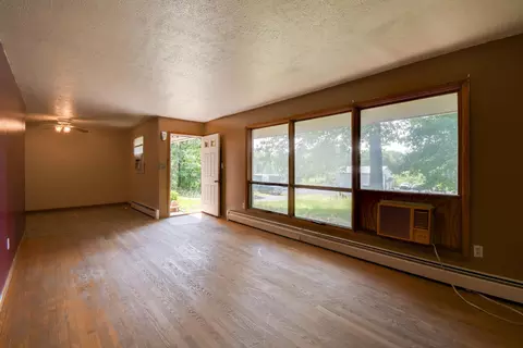 100 B Johnson Dr, Stuarts Draft, VA 24477 photo 4