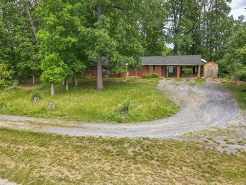 100 B Johnson Dr, Stuarts Draft, VA 24477 photo 3