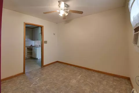 100 B Johnson Dr, Stuarts Draft, VA 24477 photo 5
