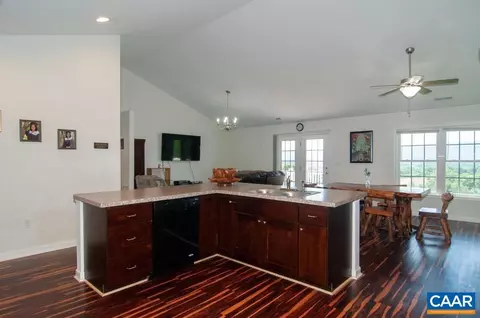 60 Upland Ct, Stuarts Draft, VA 24477 photo 6