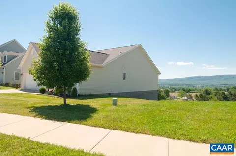 60 Upland Ct, Stuarts Draft, VA 24477 photo 3