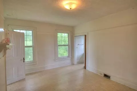 239 Stuart Ave, Stuarts Draft, VA 24477 photo 8