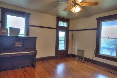 239 Stuart Ave, Stuarts Draft, VA 24477 photo 3