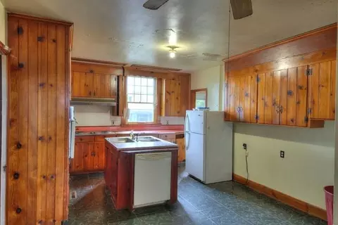 239 Stuart Ave, Stuarts Draft, VA 24477 photo 5