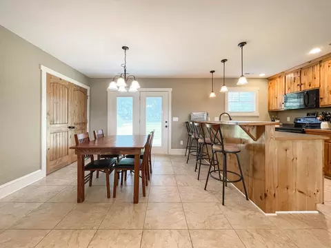 115 Guthrie Rd, Stuarts Draft, VA 24477 photo 12