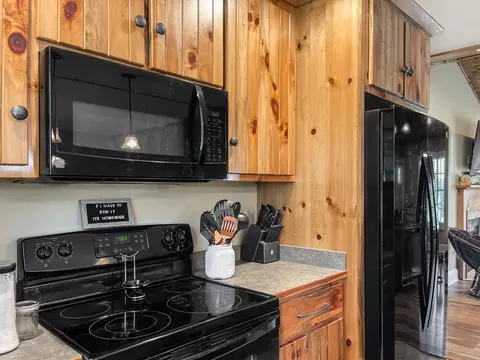 115 Guthrie Rd, Stuarts Draft, VA 24477 photo 19