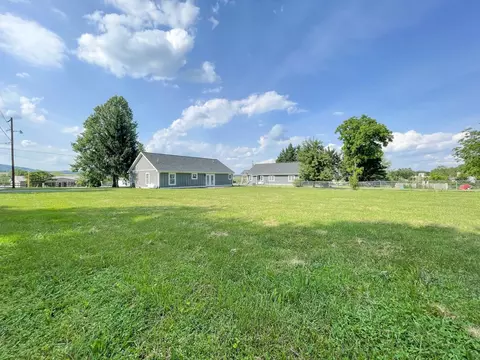 115 Guthrie Rd, Stuarts Draft, VA 24477 photo 7