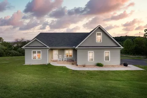 54 Mcilwee Ln, Staunton, VA 24401 photo 2
