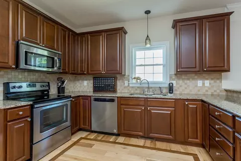 1018 Pendleton Dr, Waynesboro, VA 22980 photo 9