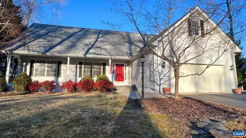 48 Maplevale Dr, Palmyra, VA 22963