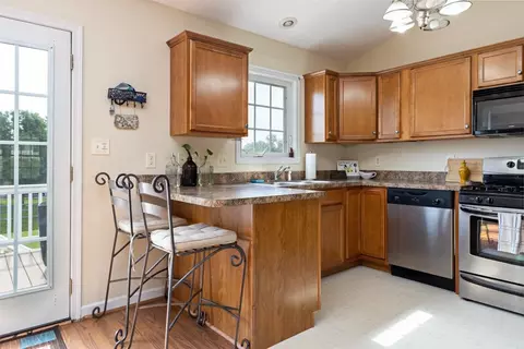 50 Danforth Dr, Weyers Cave, VA 24486 photo 2