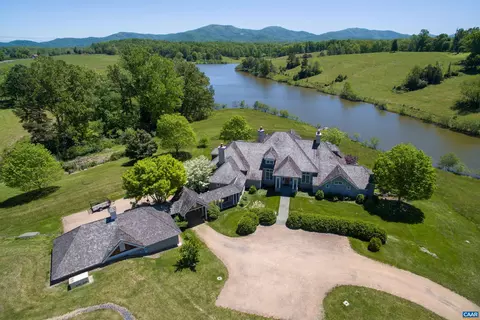7777 Dick Woods Rd, Afton, VA 22920