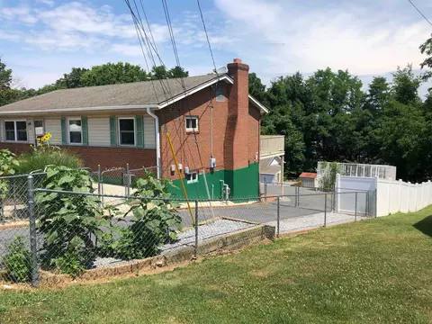 315 Commodore St, Staunton, VA 24401 photo 5