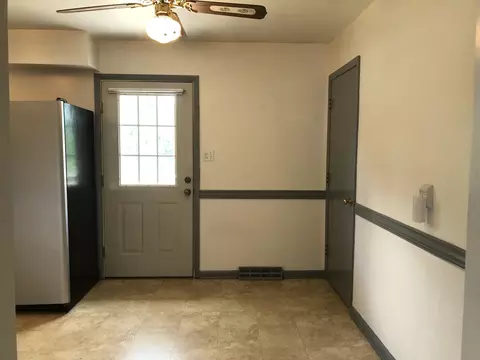 315 Commodore St, Staunton, VA 24401 photo 8
