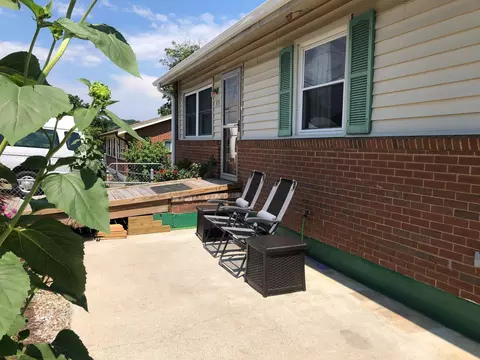 315 Commodore St, Staunton, VA 24401 photo 3