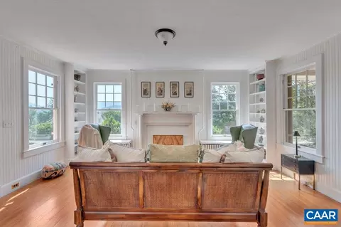 665 Walnut Ave, Waynesboro, VA 22980 photo 3